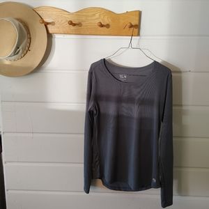 *bundle 3 for 18* Mtn Hardware t shirt